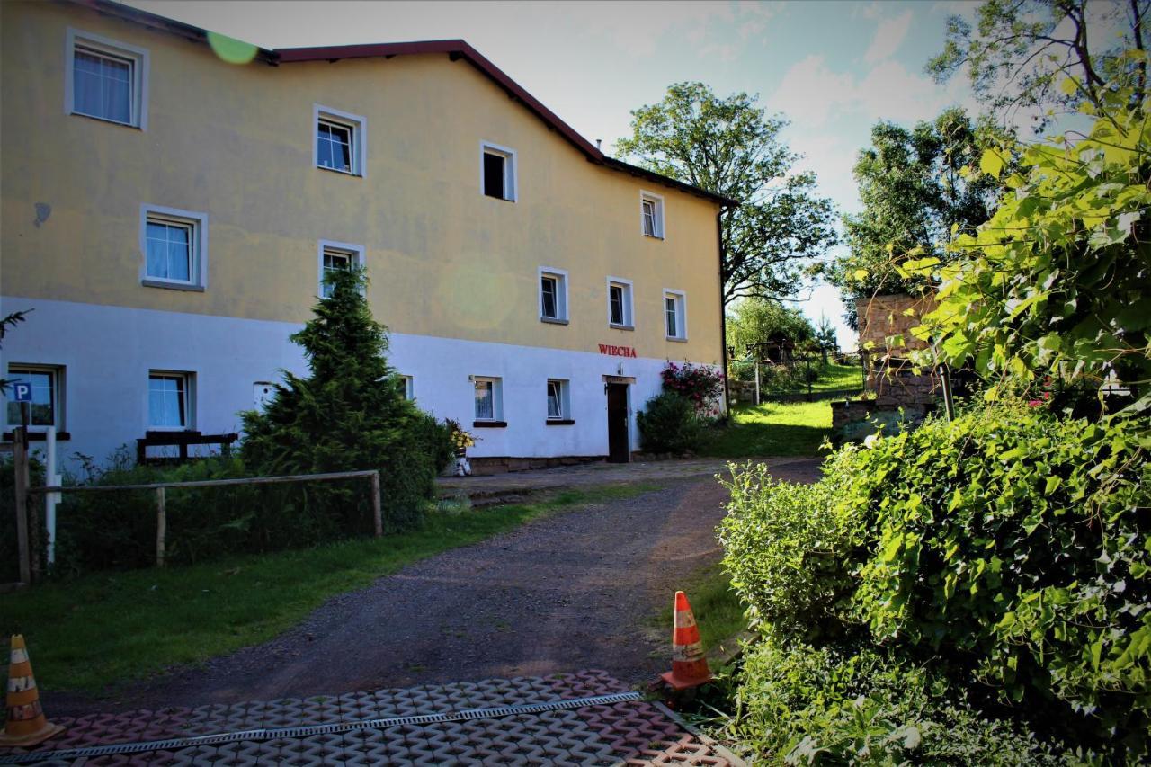 Zagroda Agroturystyczna Wiecha Mieroszow Экстерьер фото